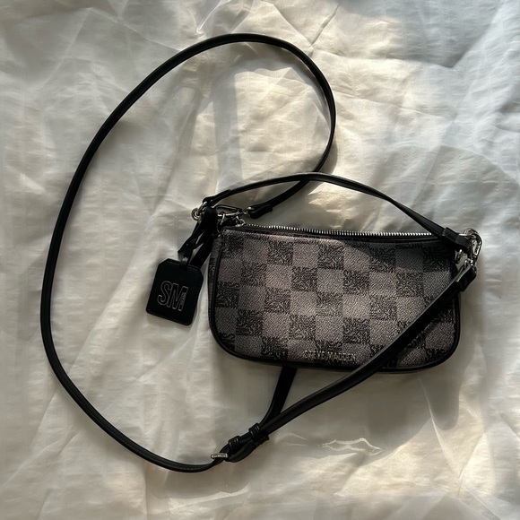 Steve Madden grey logo padlock cross body bag - Picture 6 of 7
